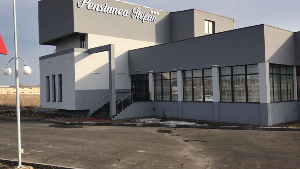 Pensiunea Stefan Craiova Luaran gambar